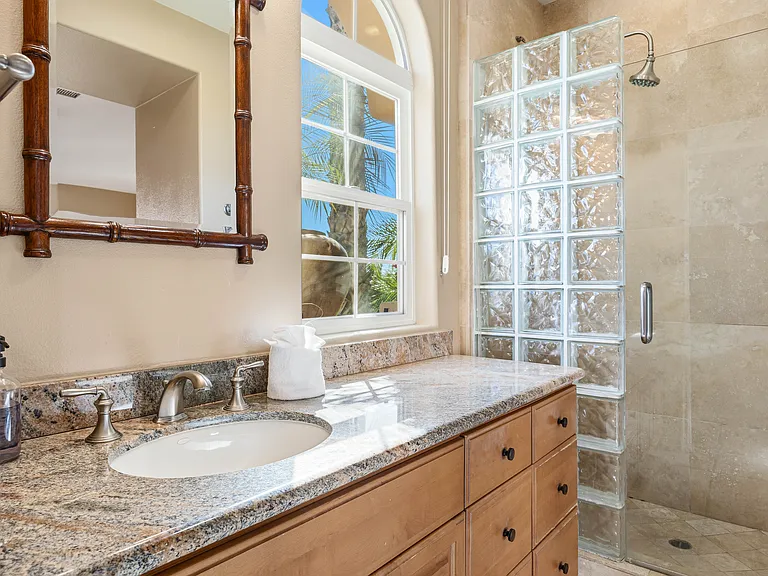 Casita Suite 4 Bathroom