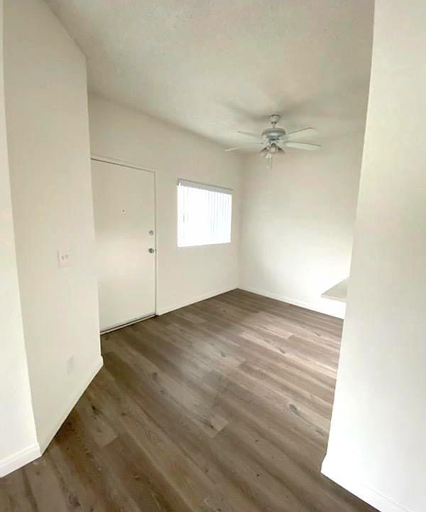 2nd image of 868 S Kingsley Dr #1116