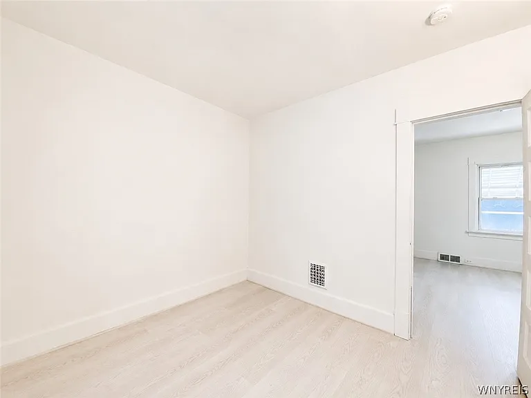165 Dearborn St #UPPER — Photo 9