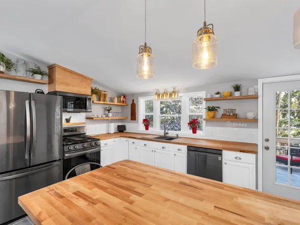 45 Gilman Point Road, Moultonborough, NH 03254