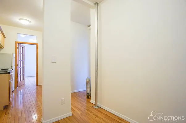 Rented by City Connections Realty | media 15