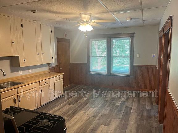 2nd image of 352 Manville Rd #2R