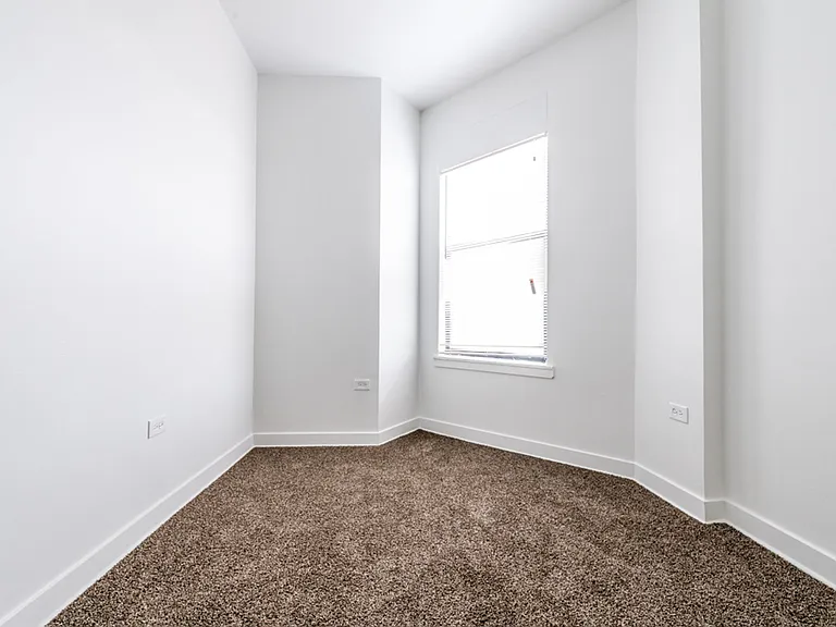 9001 S Commercial Ave — Photo 5