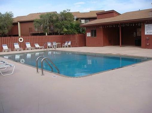 1st image of 401 SE 14th St #7