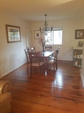 2nd image of 628 Jackson Blvd