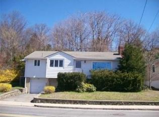 126 Arlington Rd, Woburn, MA 01801