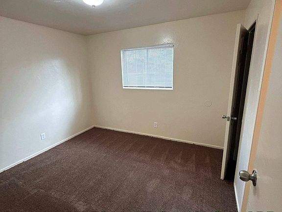 4th image of 125 Lincoln Ave #B