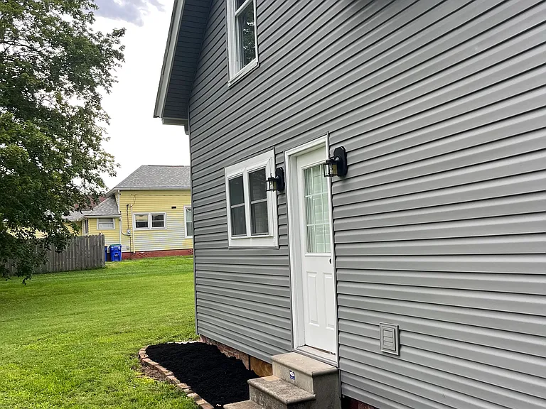 313 N High St — Photo 22