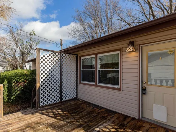 907 16th St, Port Byron, IL 61275