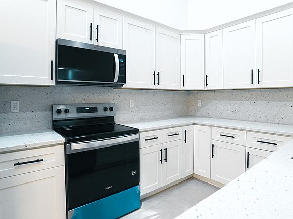 4th image of 1148 Summit Trail Cir APT D