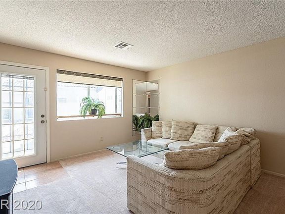 5th image of 2101 Chertsey Dr