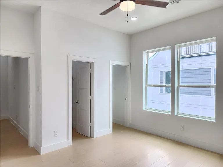 3407 Saint Emanuel St — Photo 17