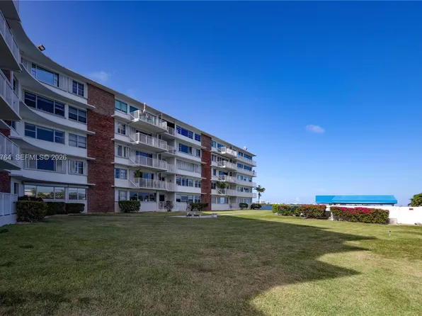 1700 NE 105th St APT 512, Miami Shores, FL 33138