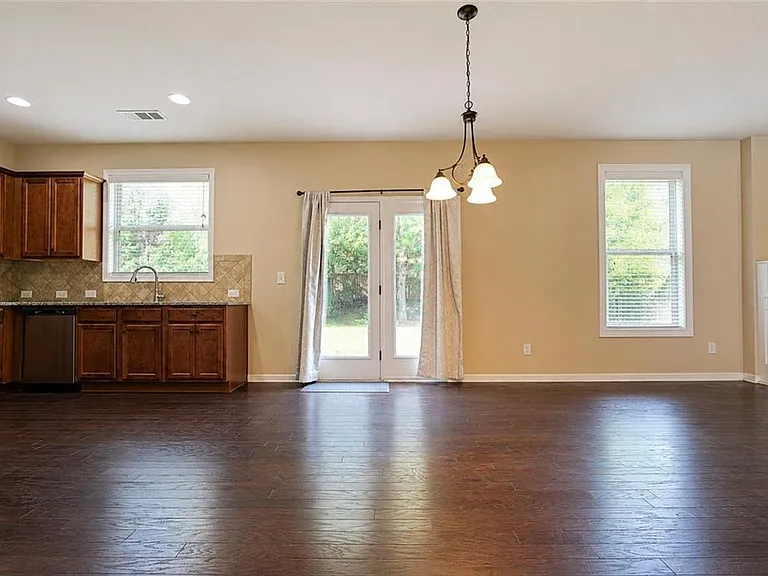 5817 Park Point — Photo 13
