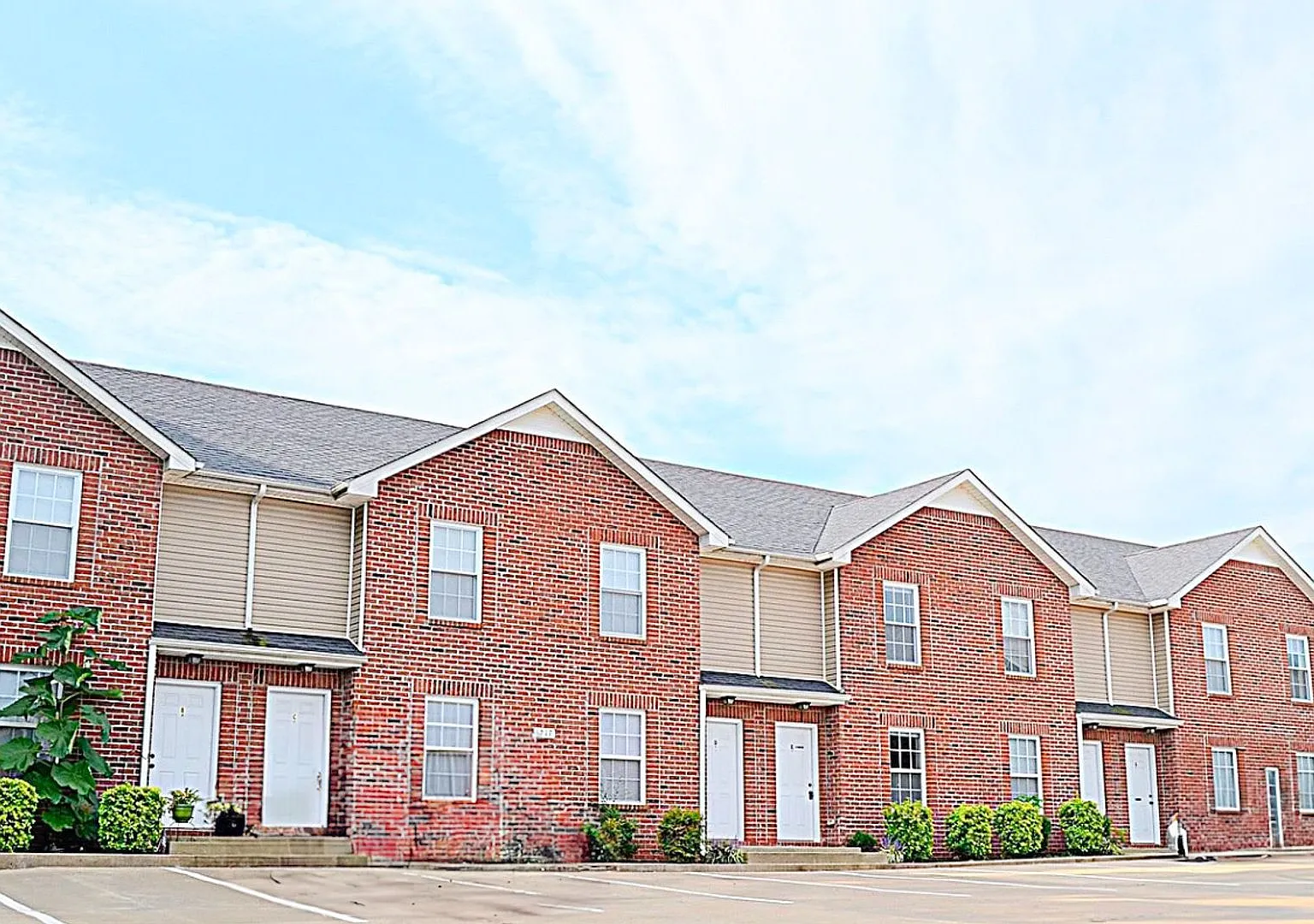2 Bedroom 1.5 Bathroom Townhome — Photo 1