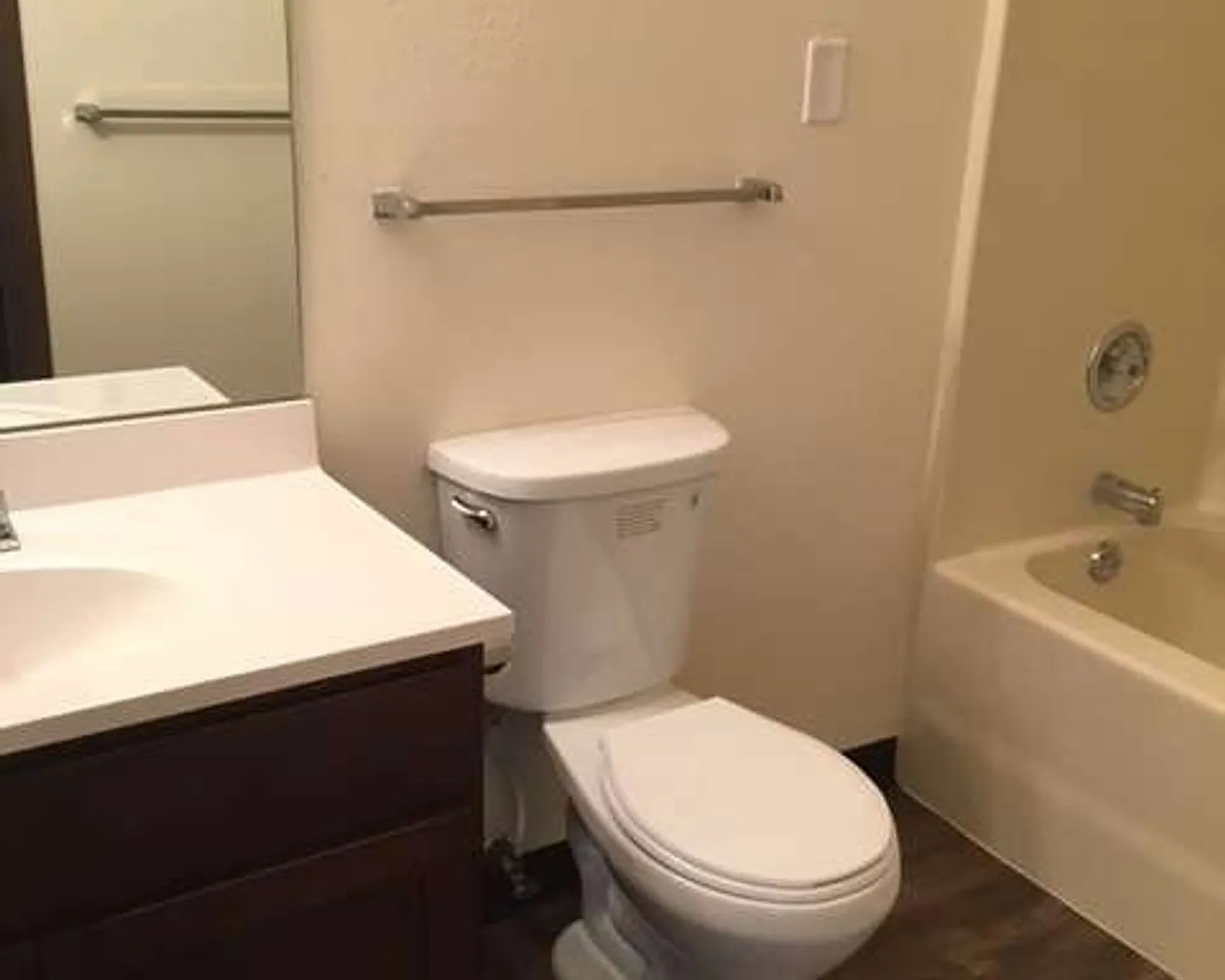 Stone Creek Willowbrook Apartments — Photo 3