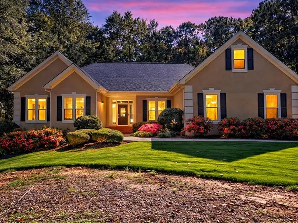 217 Windermere Cir, Newnan, GA 30265