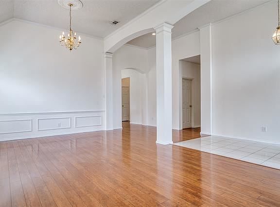 4th image of 2721 Grasmere St