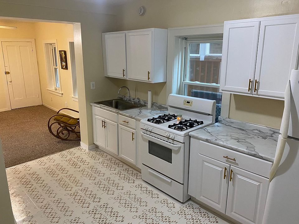 1st image of 2918 S Haynes Ct #1R