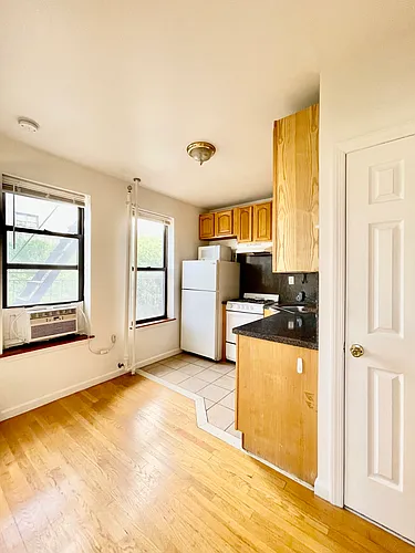 112 Graham Ave #10 Photo 1