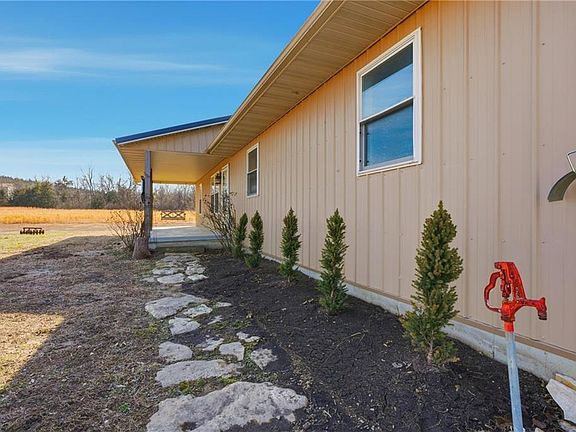 4th image of 2274 Iowa Rd