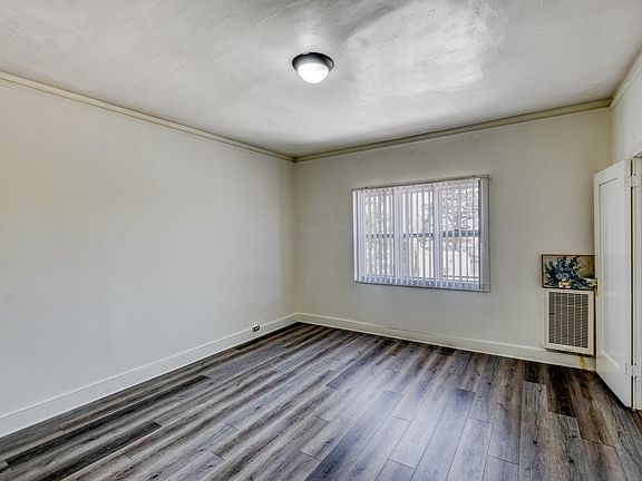 3rd image of 560 N Kingsley Dr APT 210