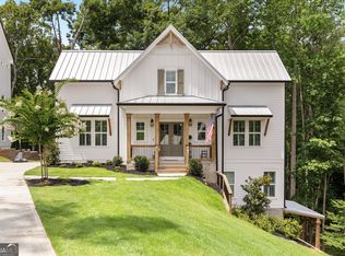 4415 Shellie Ln, Oakwood, GA 30566