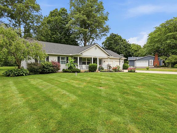 3rd image of 6676 Spicewood Ct