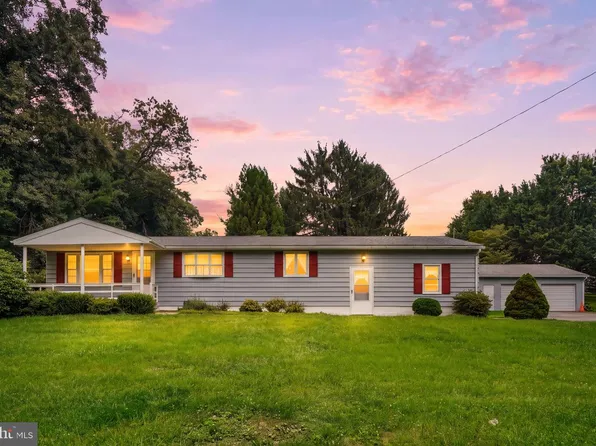 13079 Center Rd, Stewartstown, PA 17363