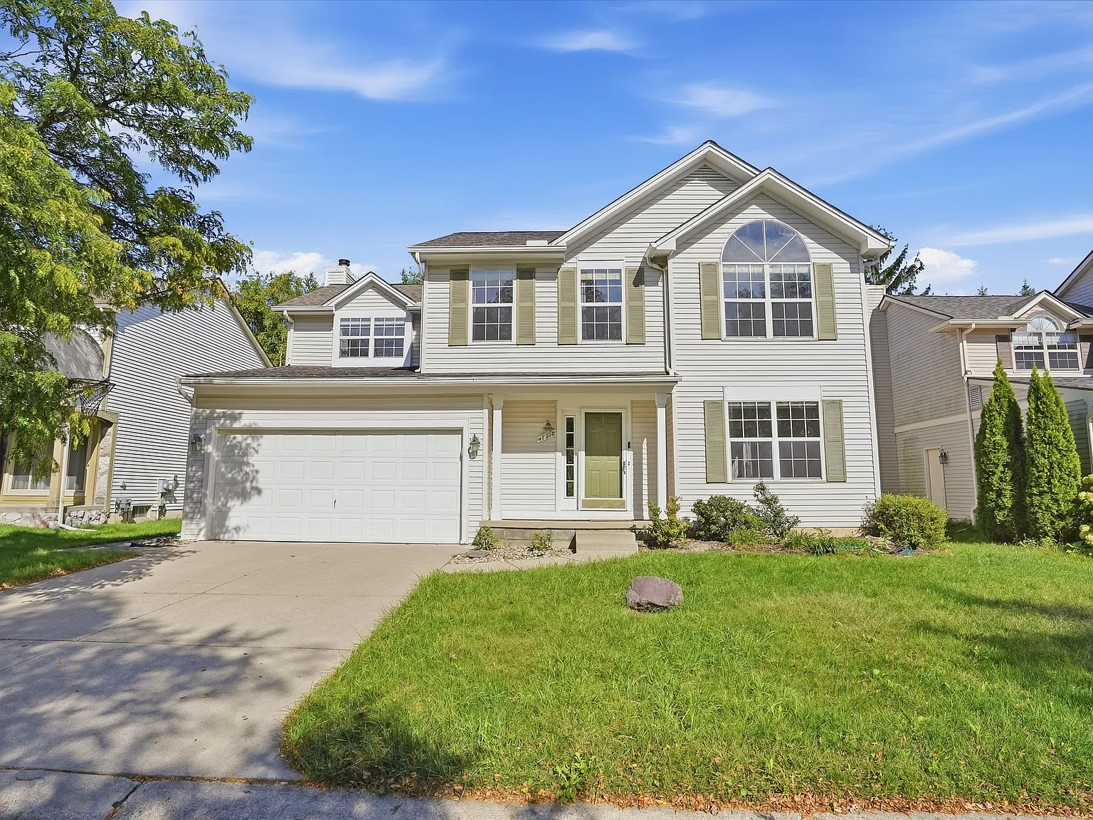 4 bed, 2.5 bath, 2226 sqft, $2,750 — Photo 1