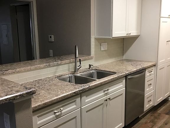 3rd image of 2381 Archwood Ln Unit 182