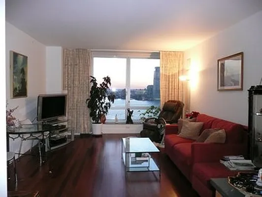 Rented by Battery Park Realty | media 32