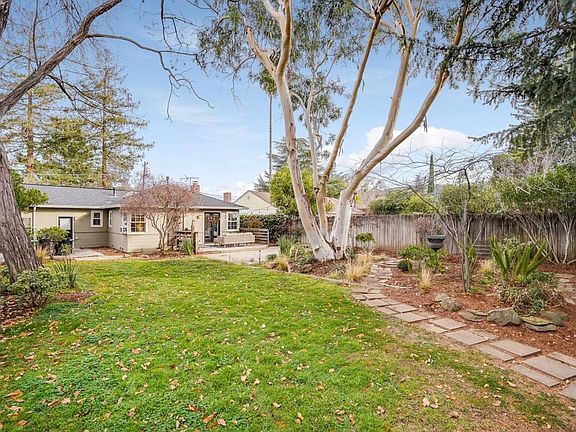 3rd image of 15591 Linda Ave