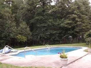 215 Presidential Dr, Abington, MA 02351