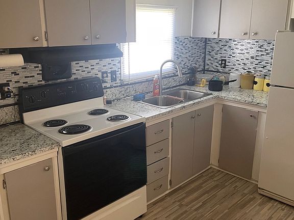 3rd image of 76 Violet Lane