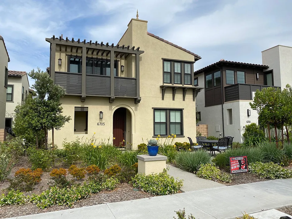 6705 Aliso Valley Way