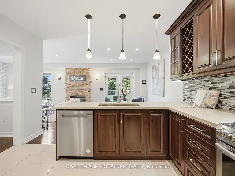 901 Knotty Pine Grv — Photo 14