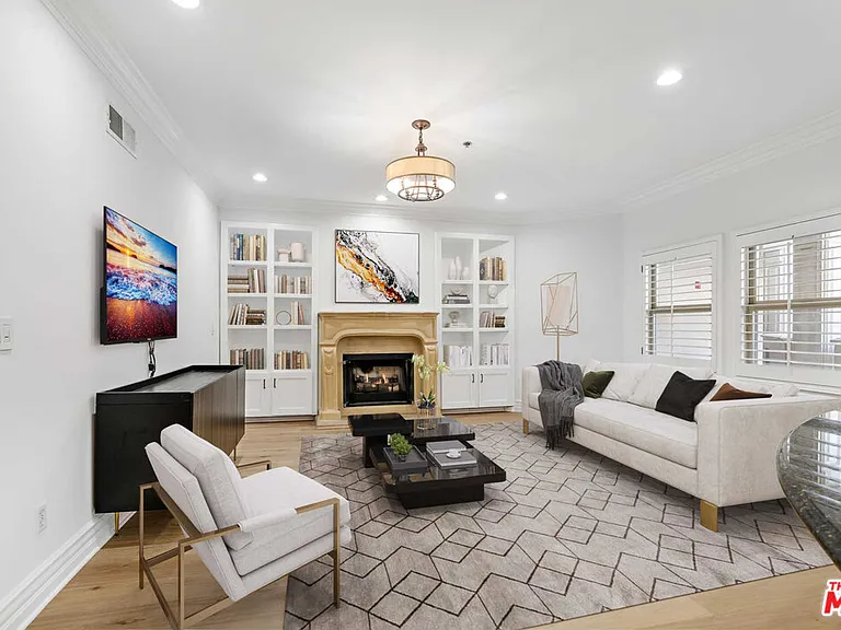 850 N Croft Ave #303 — Photo 17
