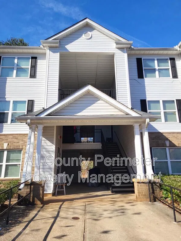 3 bed, 2.0 bath, 1292 sqft, $1,200 — Photo 1