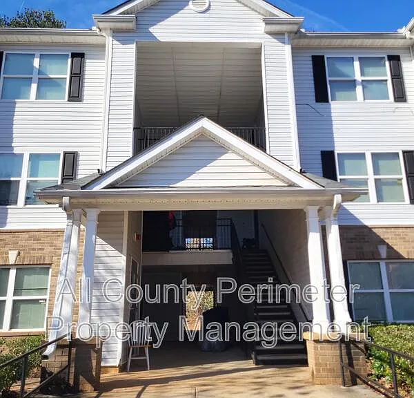 2102 Fairington Ridge Cir — Photo 1
