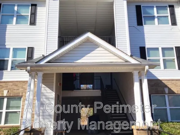 2102 Fairington Ridge Cir, Lithonia, GA