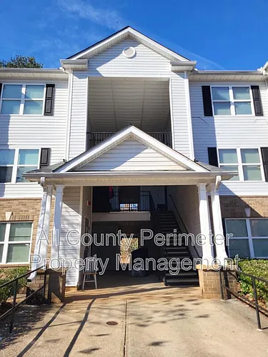 2102 Fairington Ridge Cir Photo 1