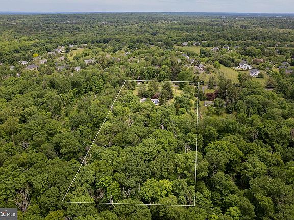 4th image of 4674 Province Line Rd