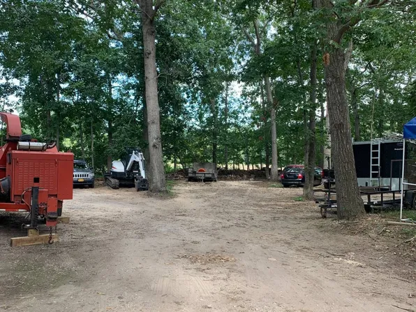 12 Saint Francis Pl, East Hampton, NY 11937