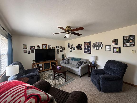 5th image of 1605 Sunset Dr