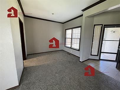 4th image of 2710 Silvertree Dr