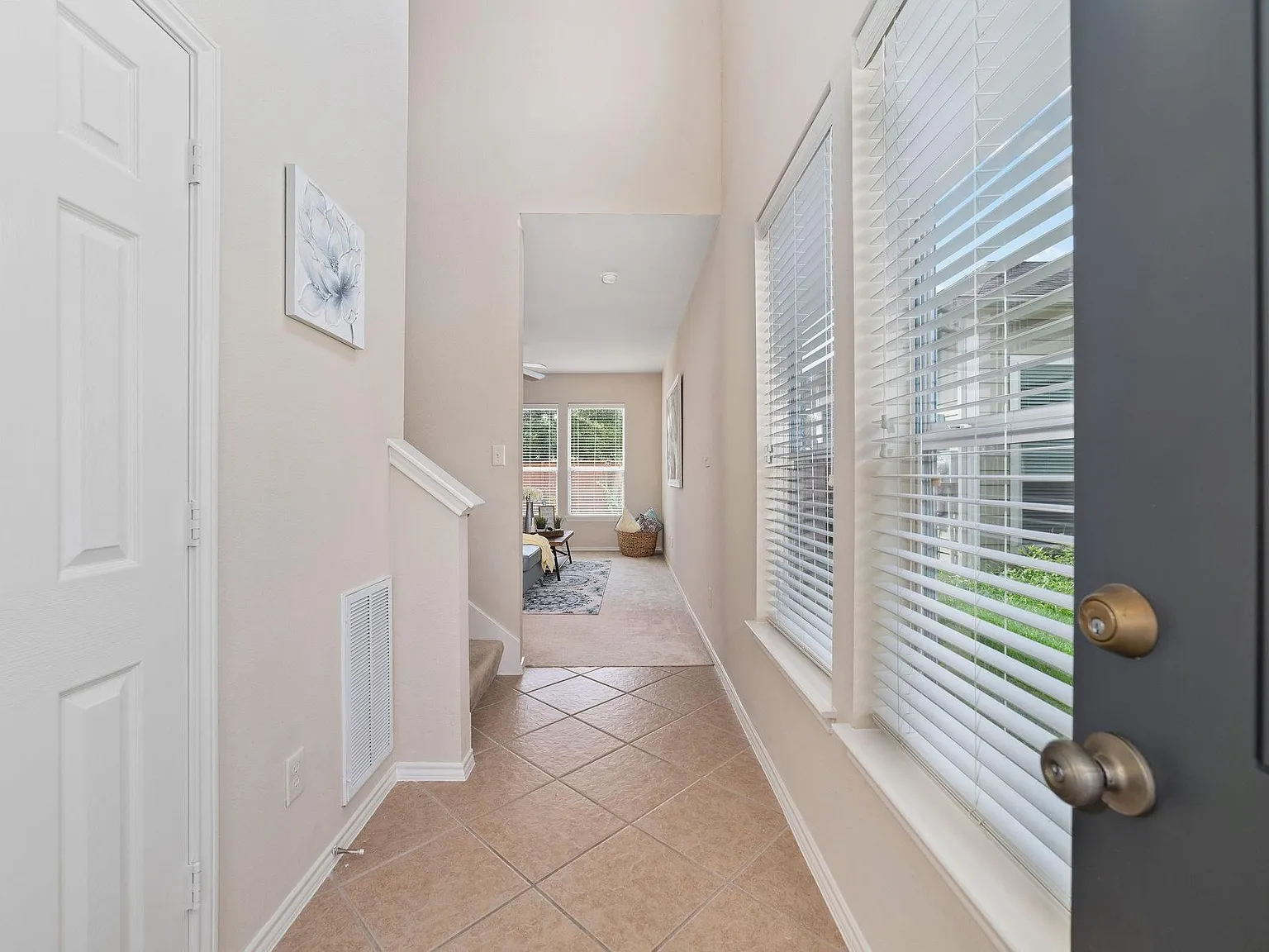 3 bed, 2.5 bath, 1808 sqft, $1,950 — Photo 4