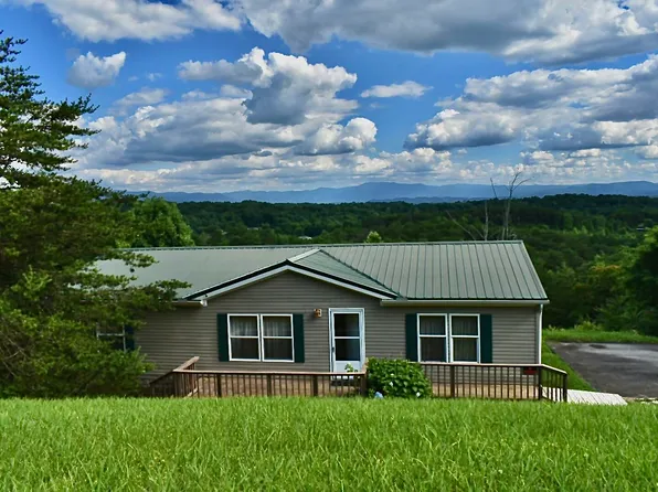 999 Ohara Dr, Dandridge, TN 37725