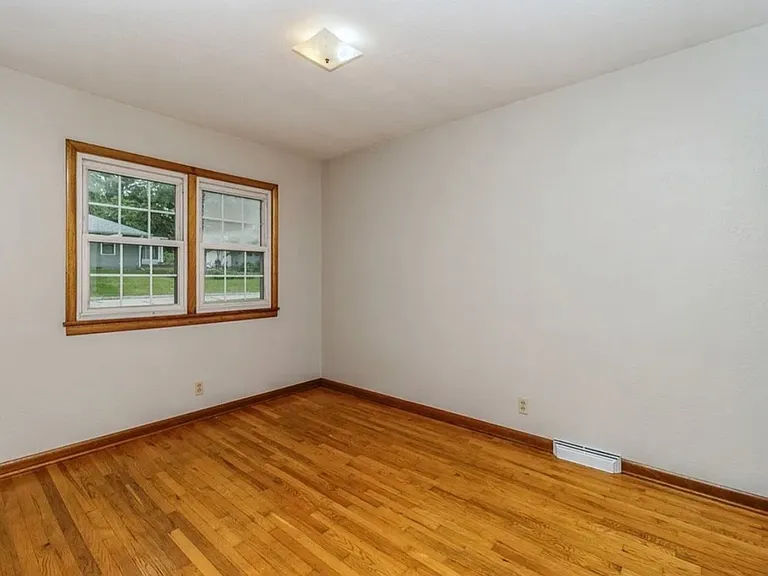 1001 W Boston Ave — Photo 3