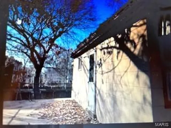 6910 Glades Ave, Saint Louis, MO 63139